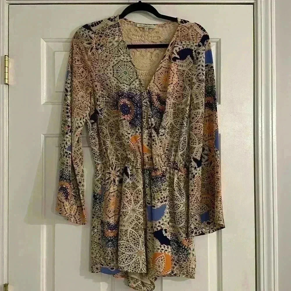 EUC Super Cute Daniel Rainn Romper - Size M